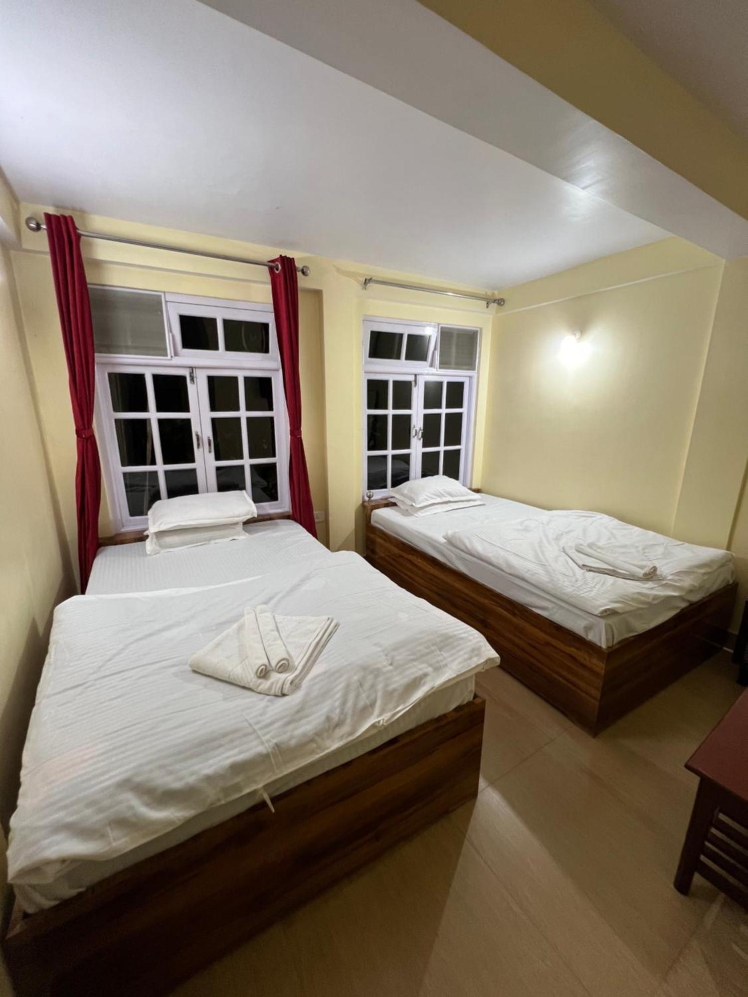 Hotel Hill Top Дарджилинг Екстериор снимка