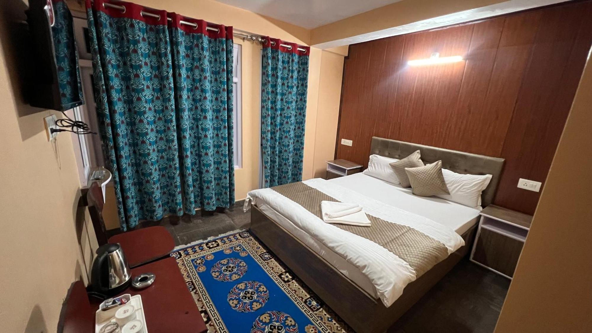 Hotel Hill Top Дарджилинг Екстериор снимка