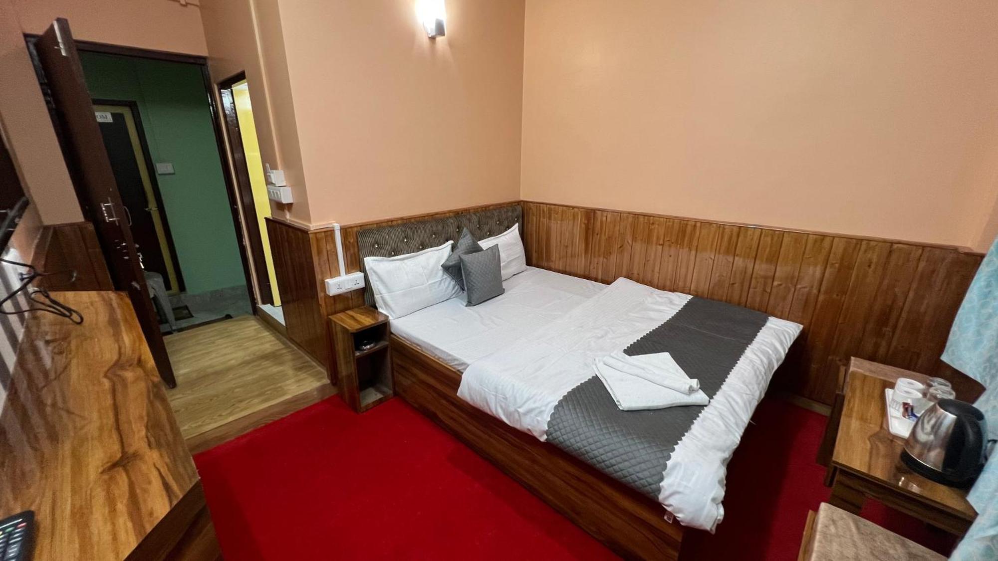 Hotel Hill Top Дарджилинг Екстериор снимка