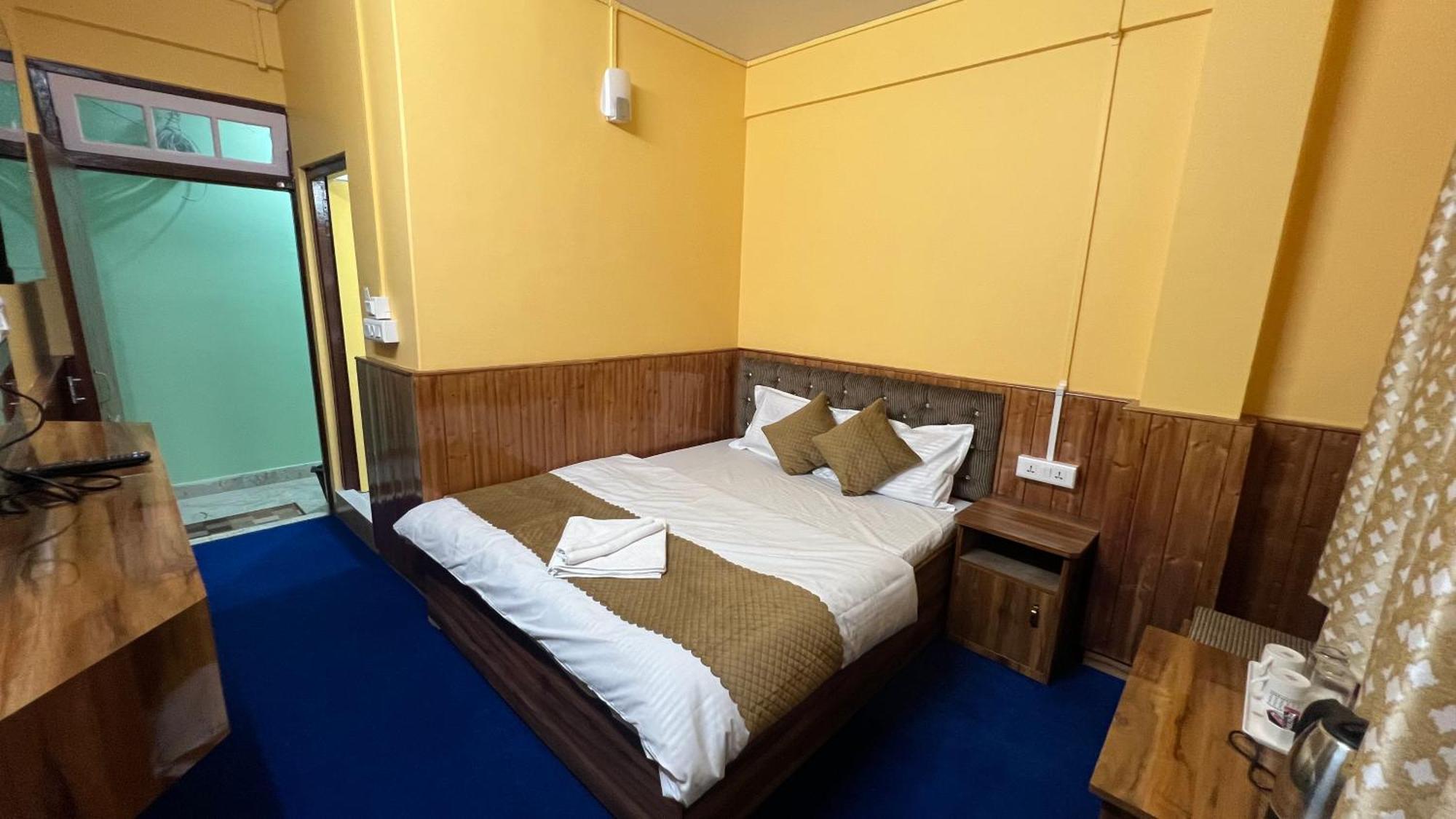 Hotel Hill Top Дарджилинг Екстериор снимка