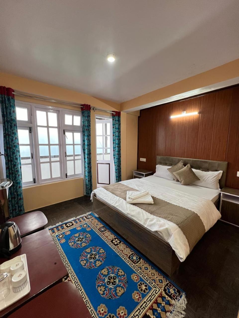 Hotel Hill Top Дарджилинг Екстериор снимка