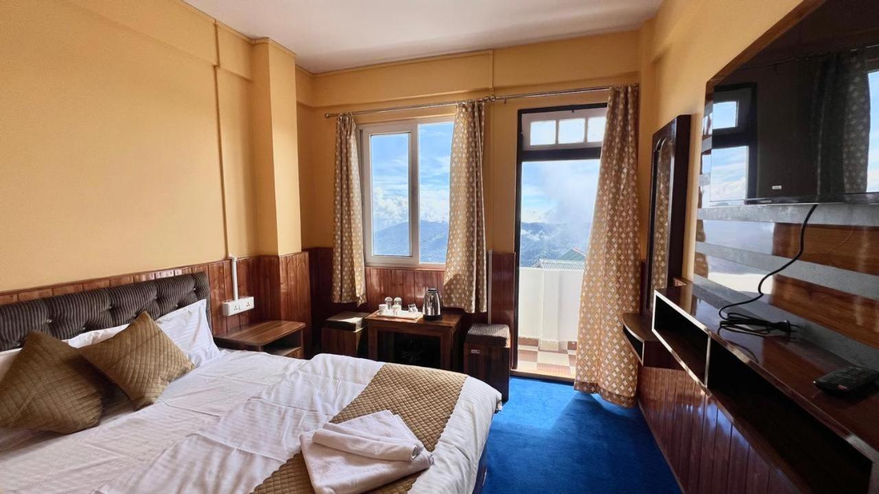 Hotel Hill Top Дарджилинг Екстериор снимка
